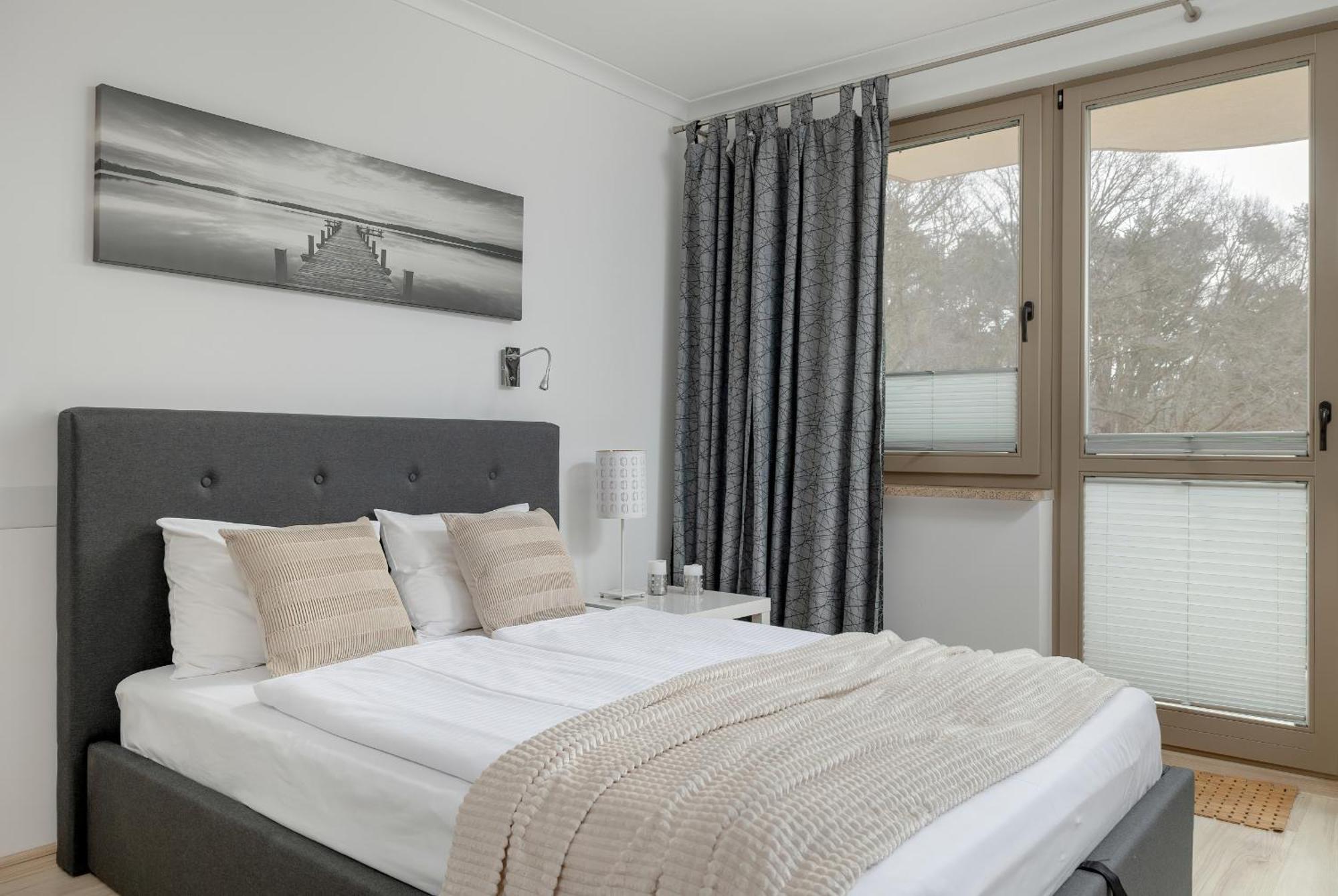 Апартаменти Modern With Balcony 650 M From The By Rent Like Свіноуйсьце